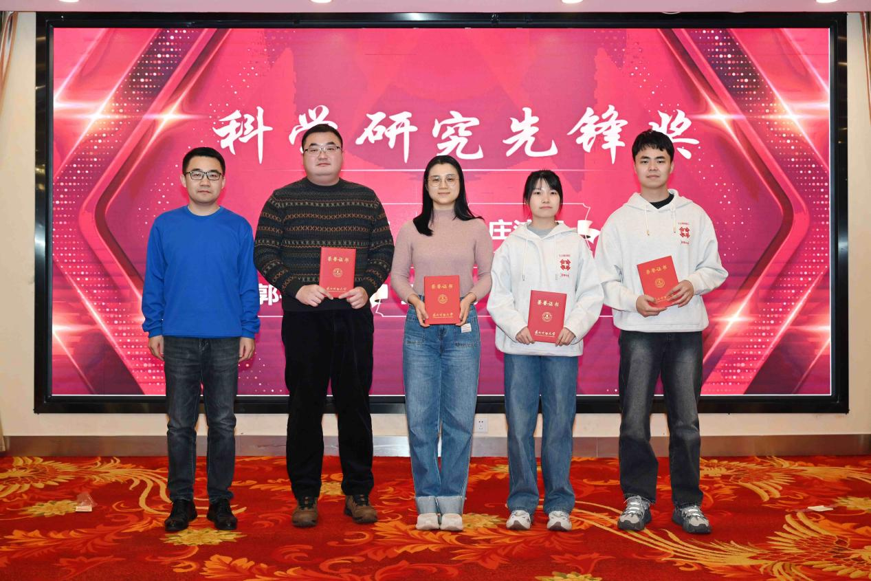 1767172701725419.png 1767172701725419.png