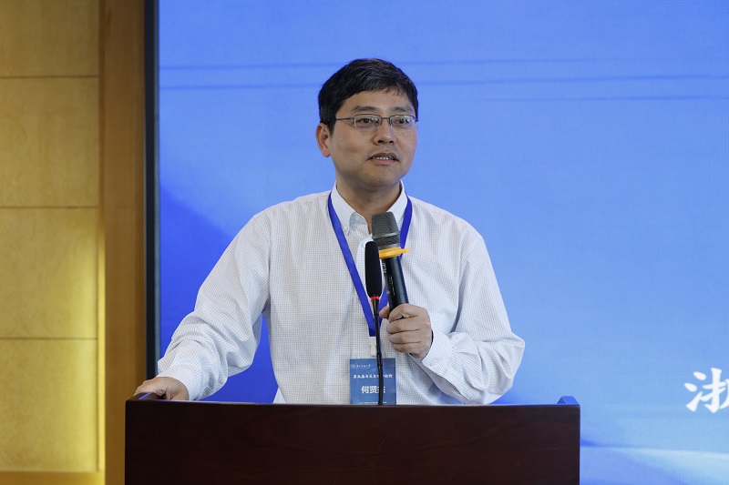 1782889914298021.jpg 何贤杰.JPG